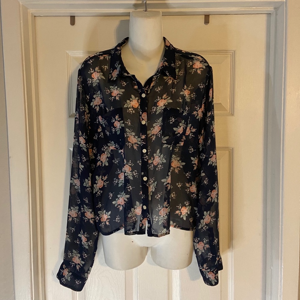 Sheer Navy Floral Button Up Top
Aeropostale